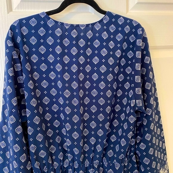 ✨Host Pick ✨ Live 4 Truth Graphic Long Sleeve Free Dress Size L - Picture 4 of 12